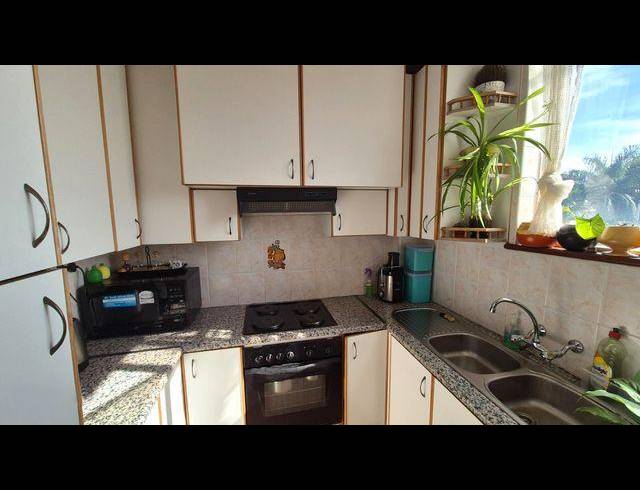 3 BEDROOM APARTMENT FOR SALE IN GLENWOOD